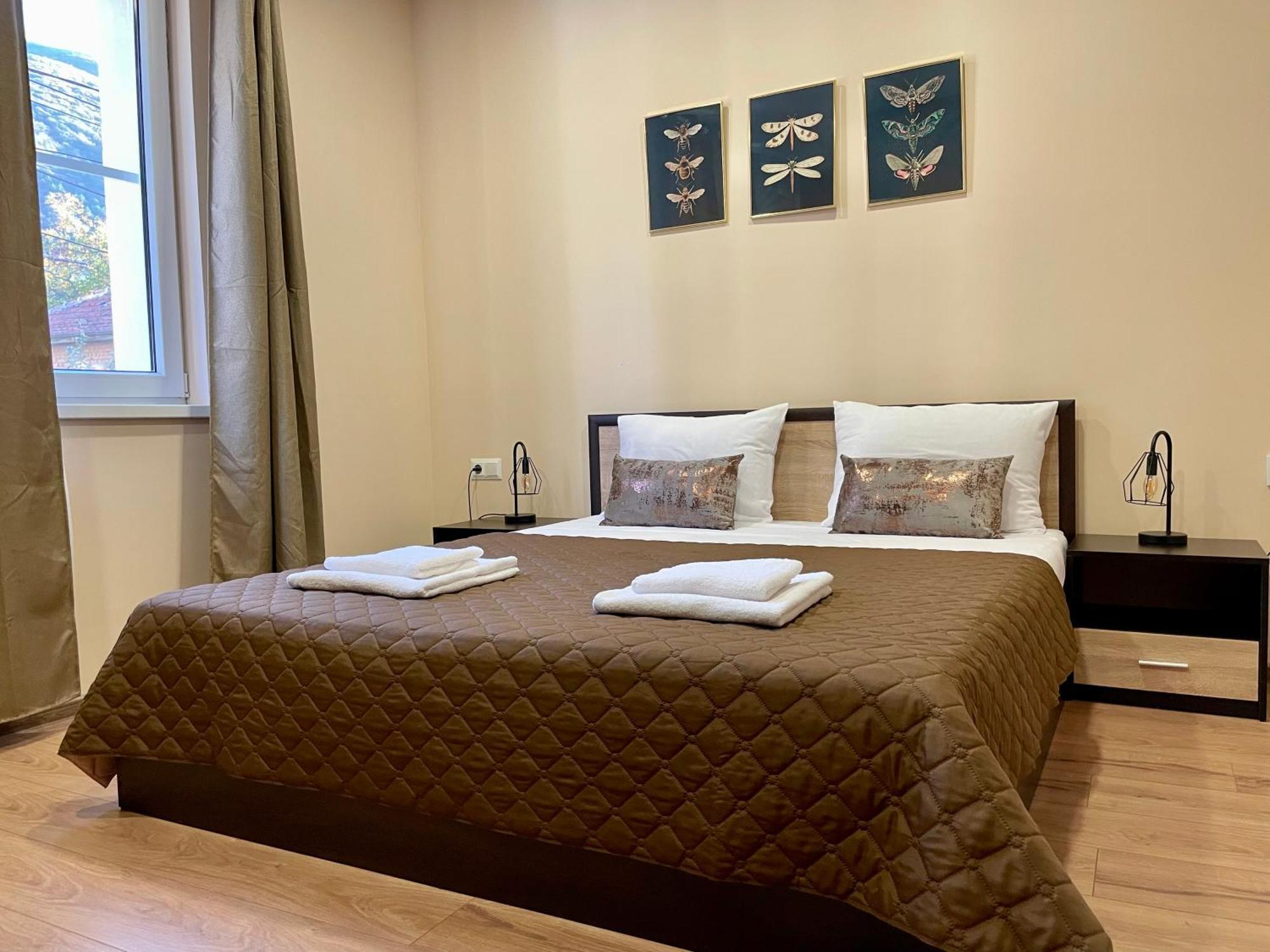 Forest Oasis Guest House Free Parking サパレヴァ・バニャ エクステリア 写真