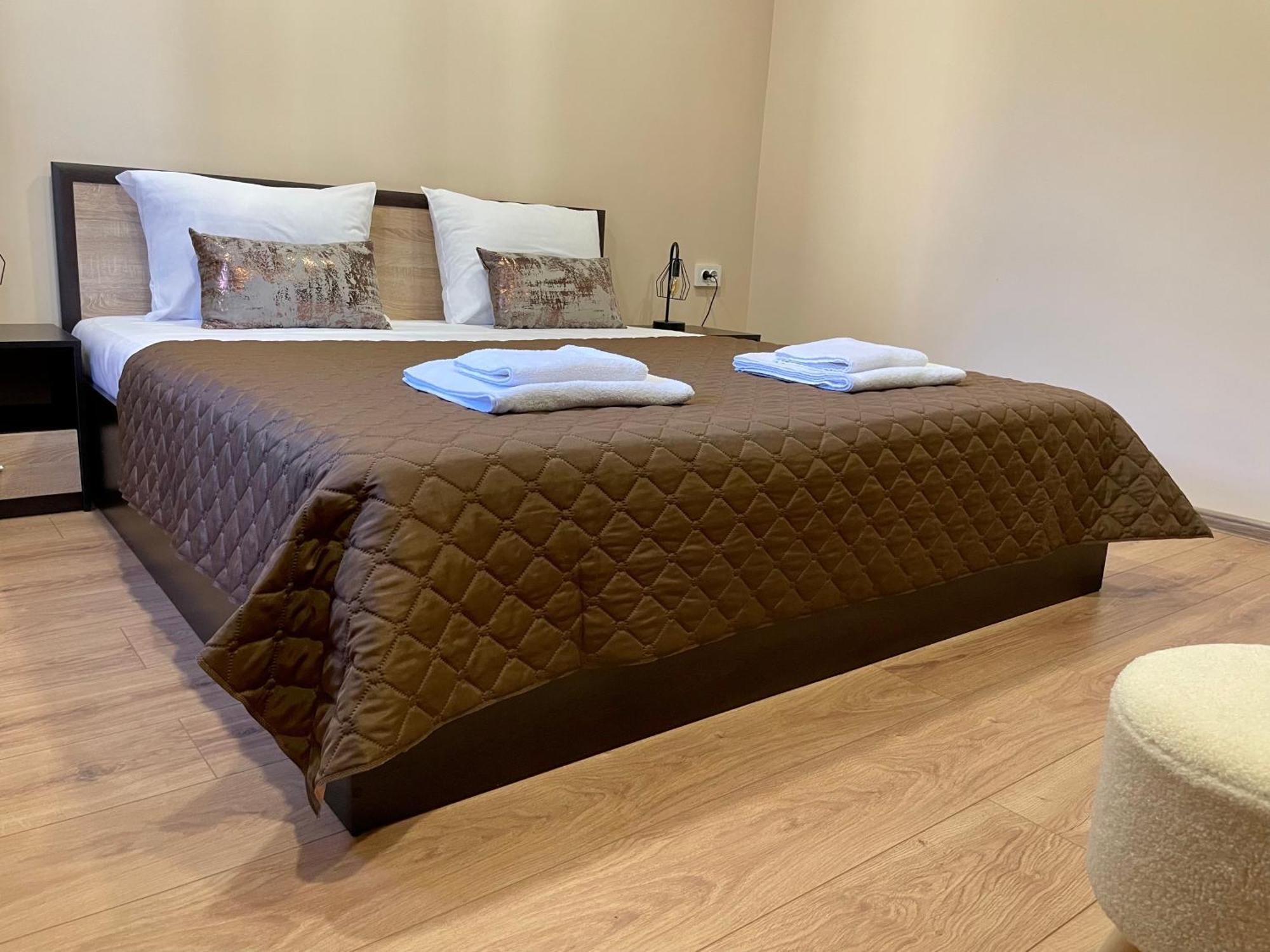 Forest Oasis Guest House Free Parking サパレヴァ・バニャ エクステリア 写真
