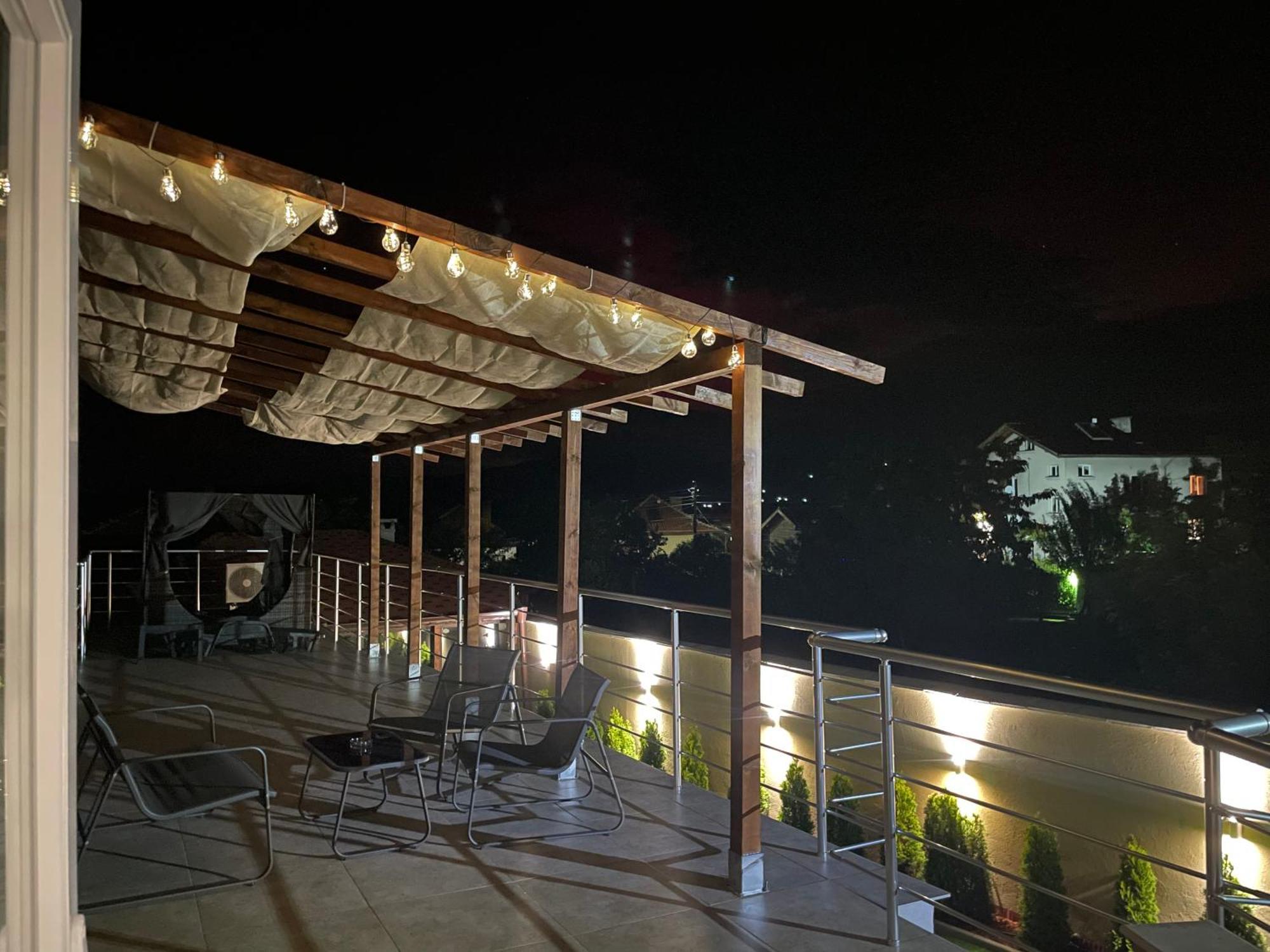 Forest Oasis Guest House Free Parking サパレヴァ・バニャ エクステリア 写真